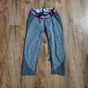 Gymshark Flex Cropped Leggings - Grey/ Maroon